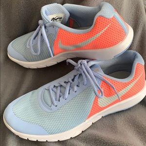 Nike flex experience tennis shoes